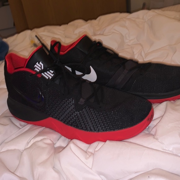 kyrie flytrap red black